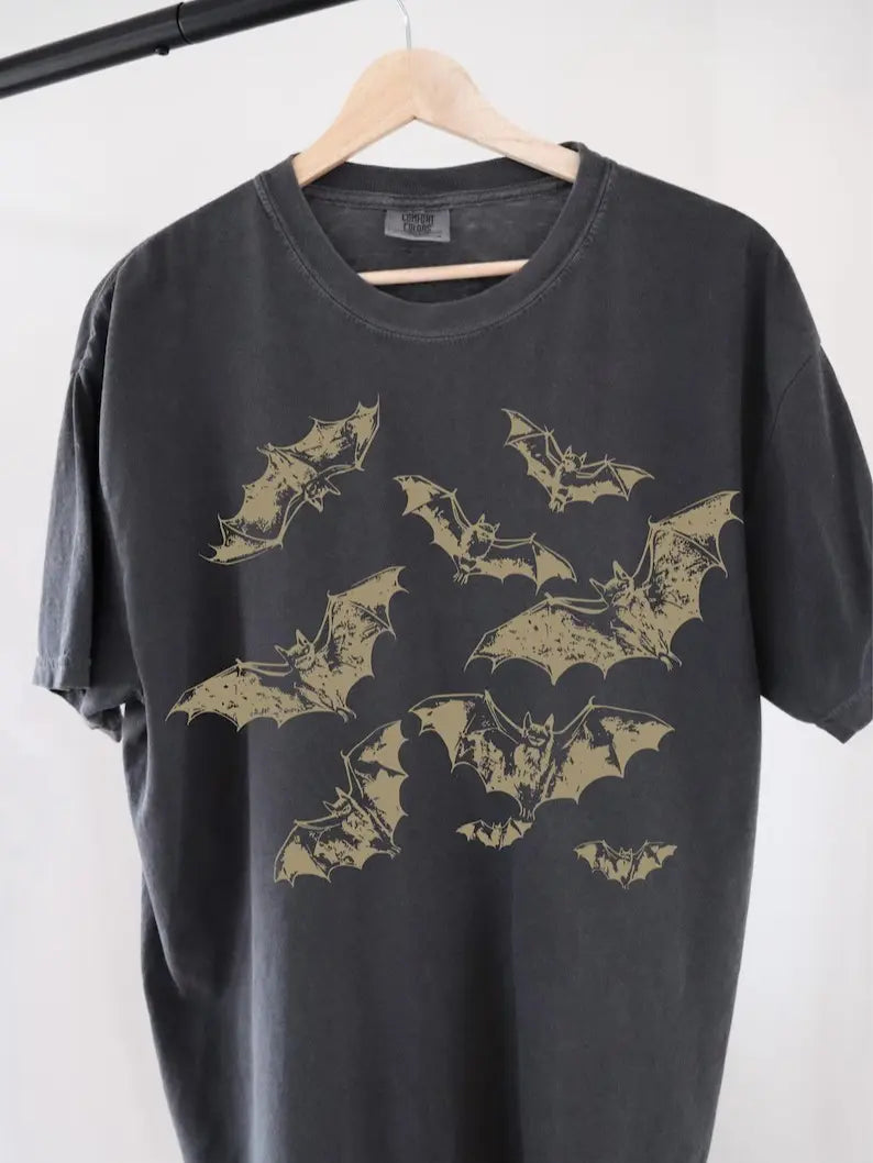Vintage 90s Style Bat T-shirt